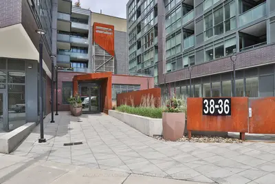 38 Howard Park Avenue 519, Toronto W01, On M6r 0a7