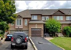 2233 Hummingbird Way, Oakville, ON L6M 3Z6