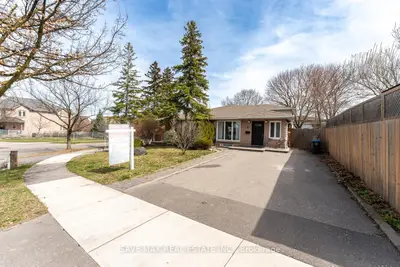 6 Gafney Drive, Mississauga, On L5m 1e2