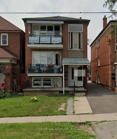 96 Fairbank Avenue Upper, Toronto W04, On M6e 3y7