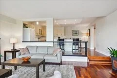 270 Scarlett Road 401, Toronto W03, On M6n 4x7