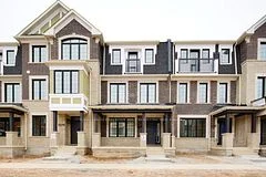 1377 Kobzar Drive, Oakville, ON L6M 5P2