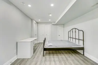 411 Ojibway Trail W Bsmt #1, Mississauga, On L4z 3a5