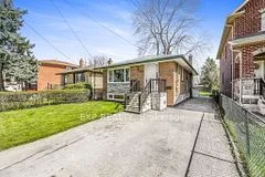 1379 Northmount Avenue, Mississauga, ON L5E 1Y4