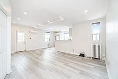 16 Parkway Avenue 2, Toronto W01, On M6r 1t5