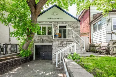 9 Rochdale Avenue, Toronto W03, On M6e 1w9