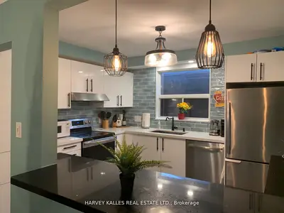 315 Indian Grove Unit 3, Toronto W02, On M6p 2h6