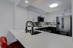 50 Eglinton Avenue W 1906, Mississauga, On L5r 3p5