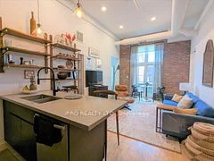 152 Annette Street 206, Toronto W02, ON M6P 1P4