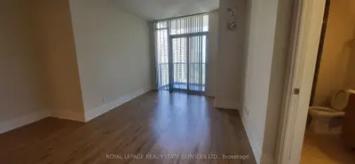 330 Burnhamthorpe Road W 2109, Mississauga, On L5b 0e1