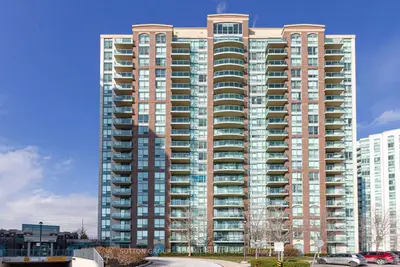 4889 Kimbermount Avenue 201, Mississauga, On L5m 7r9