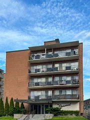 371 Lakeshore Road 507, Mississauga, On L5h 1h4