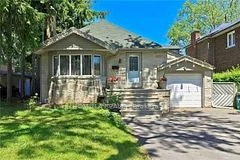 72 Lake Promenade, Toronto W06, ON M8W 1A3