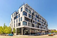 530 Indian Grove 711, Toronto W02, On M6p 0b3