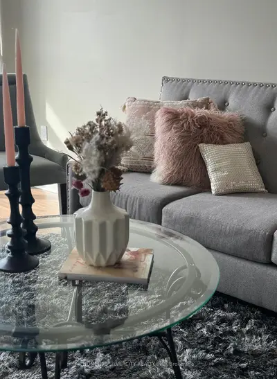 349 Rathburn Road 1002, Mississauga, On L5b 0g9