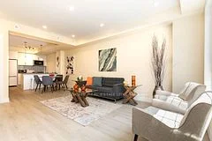 1 Elsie Lane 68, Toronto W02, On M6p 0b8