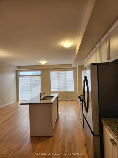 Att/Row/Townhouse in Burlington