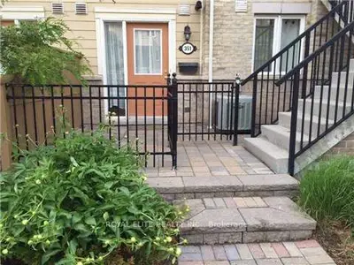 4975 Southampton Drive 351, Mississauga, On L5m 8c6