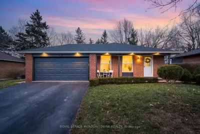 30 Regan Crescent, Halton Hills, On L7g 1b1