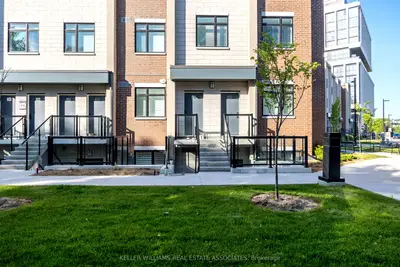 #210 1085 Douglas Mccurdy Comm, Mississauga, On, L5g 0c6