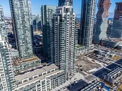 4055 Parkside Village Drive 2217, Mississauga, On L5b 0k8