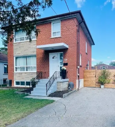234 Queenslea Avenue N, Toronto W04, On M9n 2l6