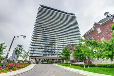 103 The Queensway Avenue 810, Toronto W01, On M6s 5b3