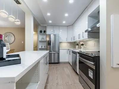 1300 Mississauga Valley Boulevard 309, Mississauga, On L5a 3s8