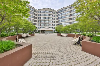 1001 Cedarglen Gate 419, Mississauga, On L5c 4r2