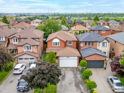 4558 Pemmican Trail, Mississauga, On L4z 2l8