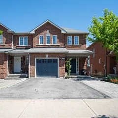 6095 Rowers Crescent, Mississauga, ON L5V 3A2