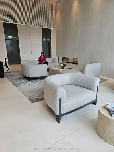 28 Ann Street 817, Mississauga, On L5g 0e1