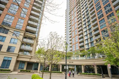 25 Viking Lane 2446, Toronto W08, On M9b 0a1