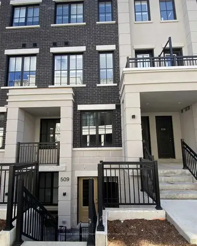 657 Cricklewood Crescent 508, Mississauga, On L5e 0b8