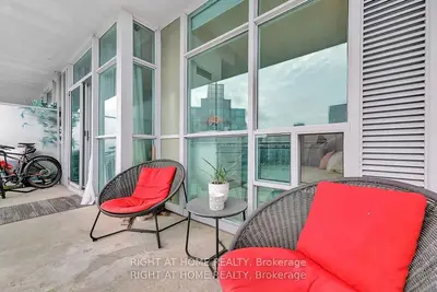 223 Web Drive 3007, Mississauga, On L5b 0e8
