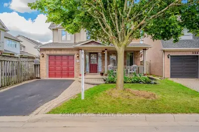 Detached in Burlington