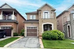 21 Maurice Coulters Mews, Toronto W05, On M3m 3k3