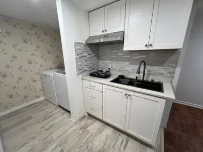 3665 Flamewood Drive 6, Mississauga, On L4y 3p5