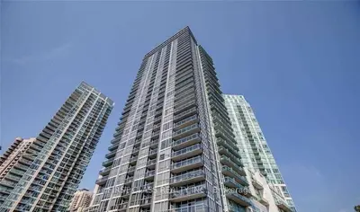 223 Webb Drive 1704, Mississauga, On L5b 0e8