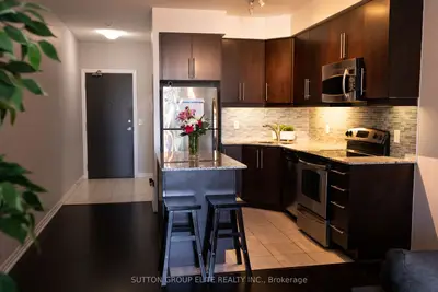 223 Webb Drive 2312, Mississauga, On L5b 0e8