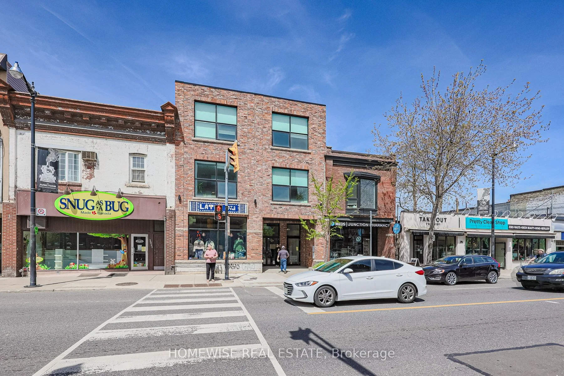 3020 Dundas Street W 303, Toronto W02, On M6p 1z3