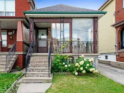 396 Nairn Avenue, Toronto W03, On M6e 4j3