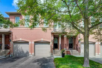5030 Heatherleigh Avenue 17, Mississauga, On L5v 2g7