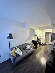 53 Creekbank Road, Toronto W04, On M6l 1c7