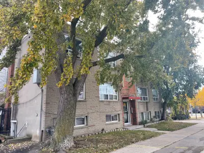 1 Twenty Ninth Street, Toronto W06, On M8w 3a7