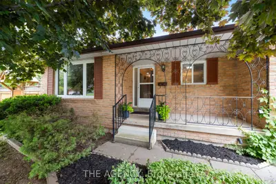 299 Slade Crescent, Oakville, On L6k 3r4