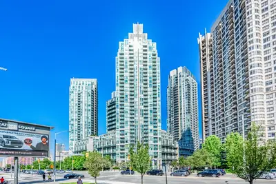 3939 Duke Of York Boulevard 3204, Mississauga, On L5b 4n2