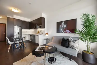 Condo Apartment in Toronto