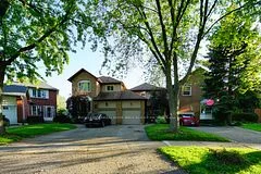 1110 Edgehill Place, Oakville, ON L6M 2E6