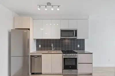 3100 Keele Street 414, Toronto W05, On M3m 0e1